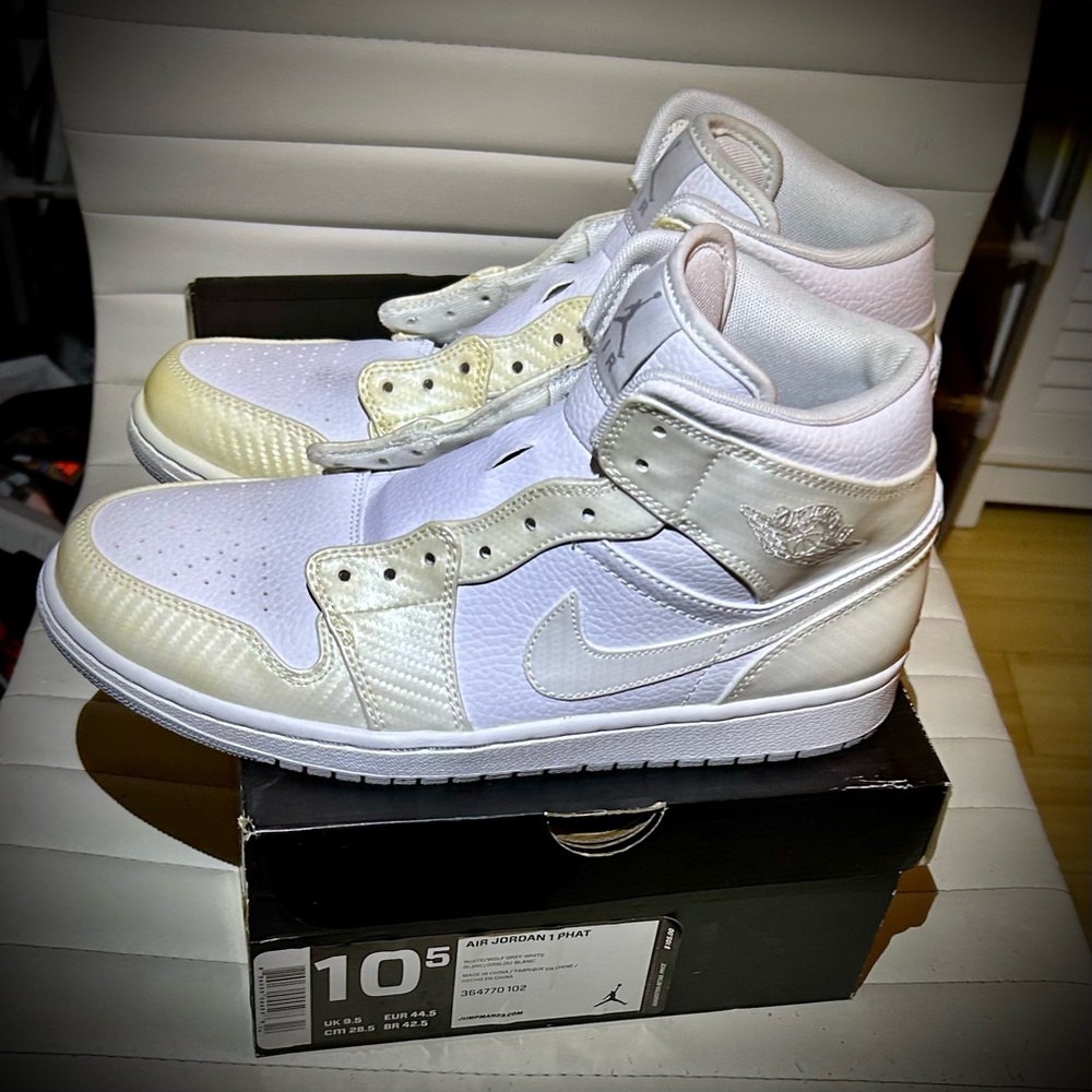 NEW in box - Air Jordan 1 PHAT - carbon yellow and white Sneakers men’s 10.5